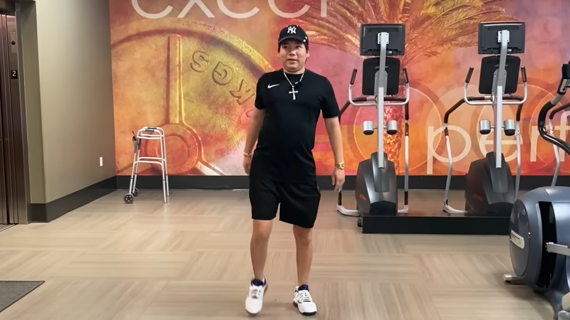 Nhiều người trêu rằng Khoa đi như "Vịt"